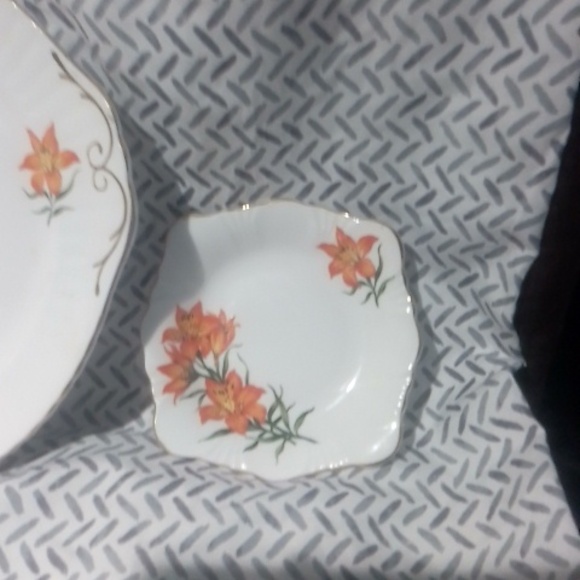 1 set tea cup with and saucers - Picture 3 of 4